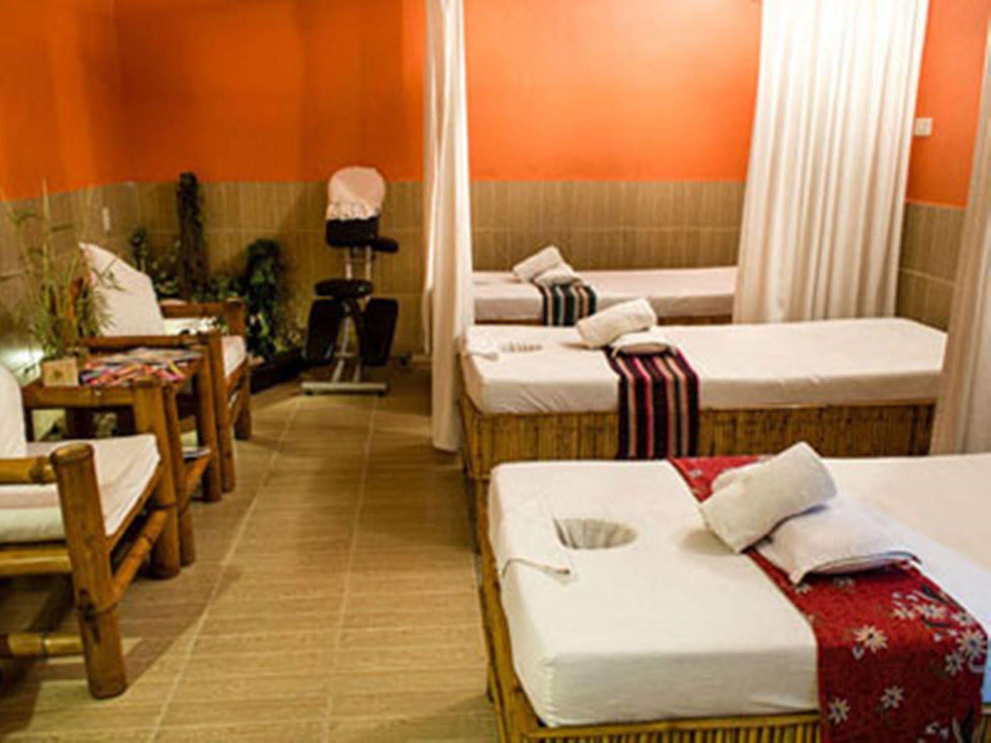 Matabungkay Beach Hotel Lian Luaran gambar