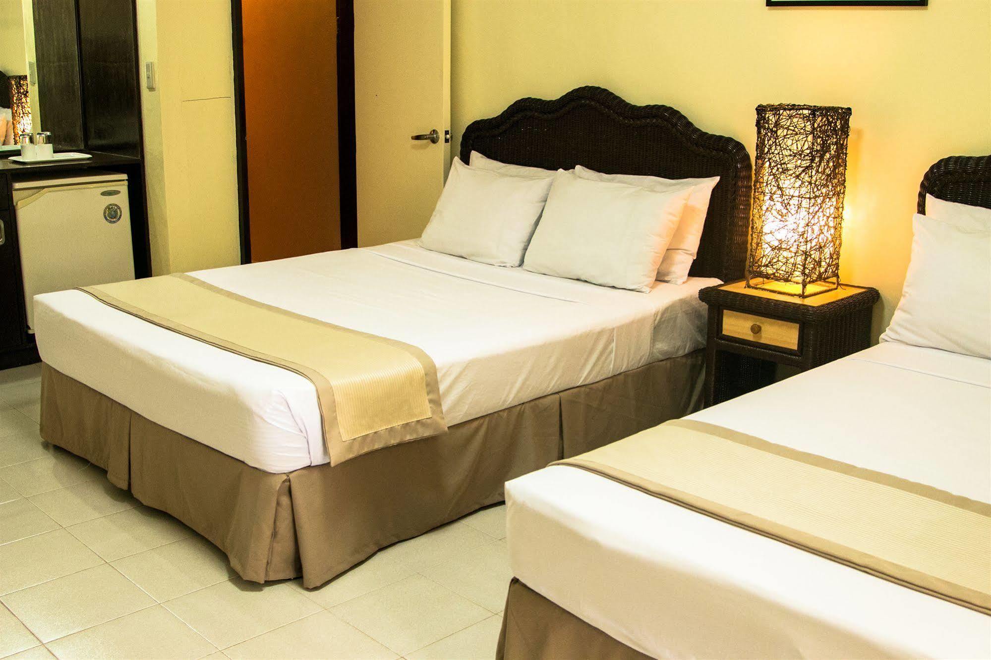 Matabungkay Beach Hotel Lian Luaran gambar